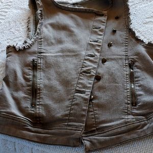 BKE vest